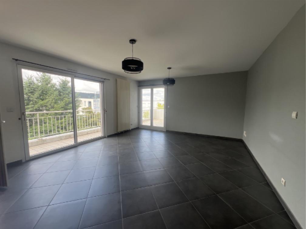 LOCATION - Appartement - SAINT-PRIEST-EN-JAREZ (42270) - 990 €