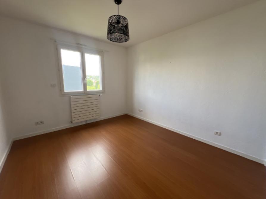 LOCATION - Appartement - SAINT-PRIEST-EN-JAREZ (42270) - 990 €