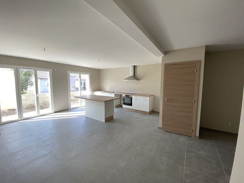 LOCATION - Maison/villa - FEURS (42110) - 950 €