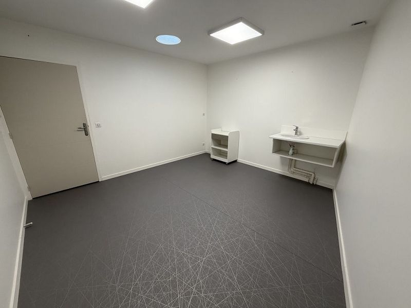 LOCATION - Bureaux - LA FOUILLOUSE (42480) - 280 €