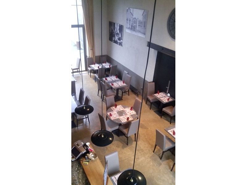 VENTE FOND DE COMMERCE - Local - CHAZELLES SUR LYON (42140) - 97000 €