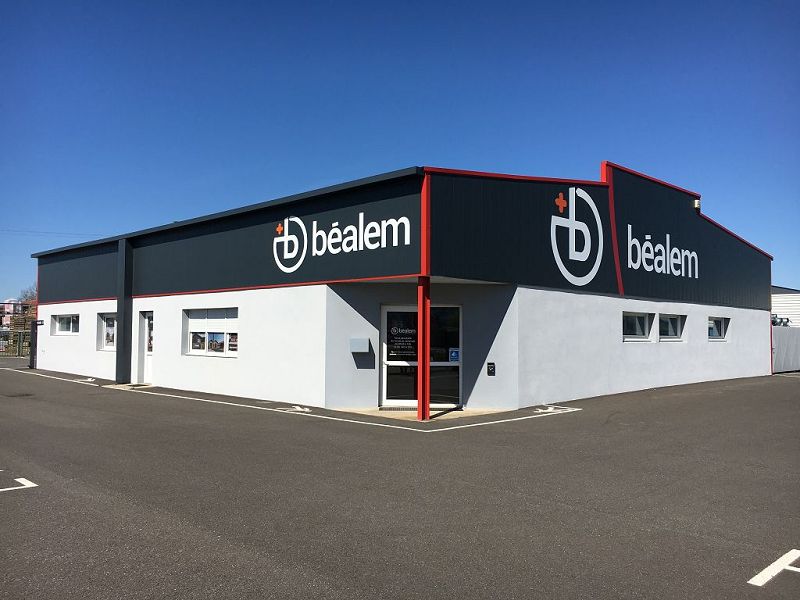VENTE - Local - MONTROND LES BAINS (42210) - 550000 €