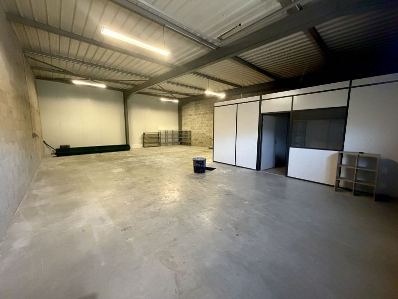 LOCATION - Local - ANDREZIEUX BOUTHEON (42160) - 995 €
