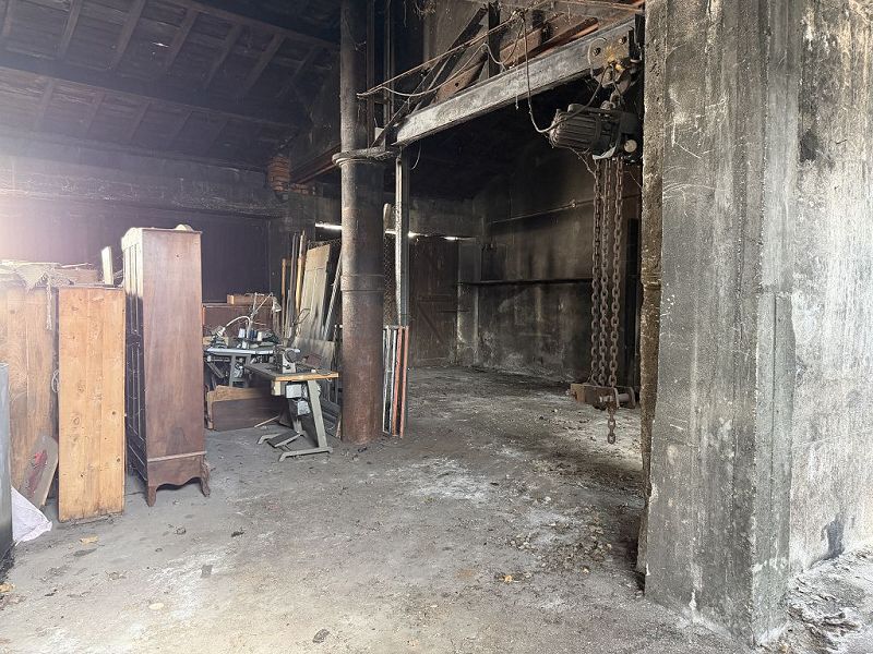 VENTE - Local - LEIGNEUX (42130) - 29000 €
