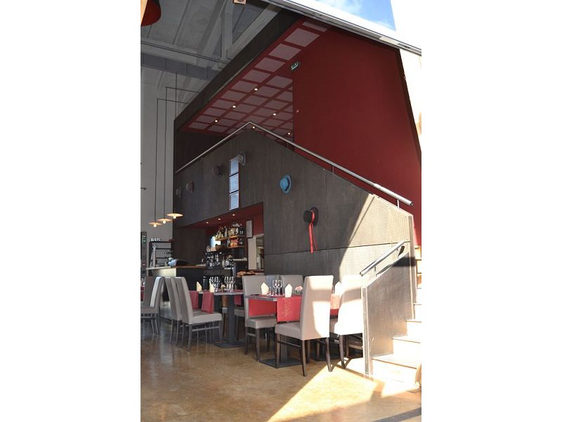 VENTE FOND DE COMMERCE - Local - CHAZELLES SUR LYON (42140) - 97000 €
