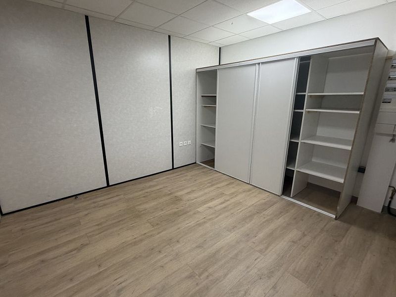 LOCATION - Local - ANDREZIEUX BOUTHEON (42160) - 995 €