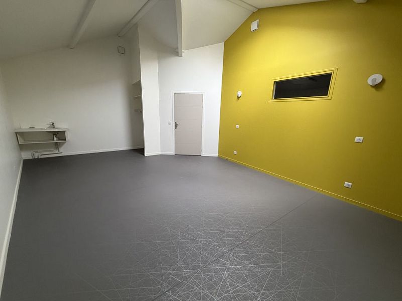 LOCATION - Bureaux - LA FOUILLOUSE (42480) - 540 €