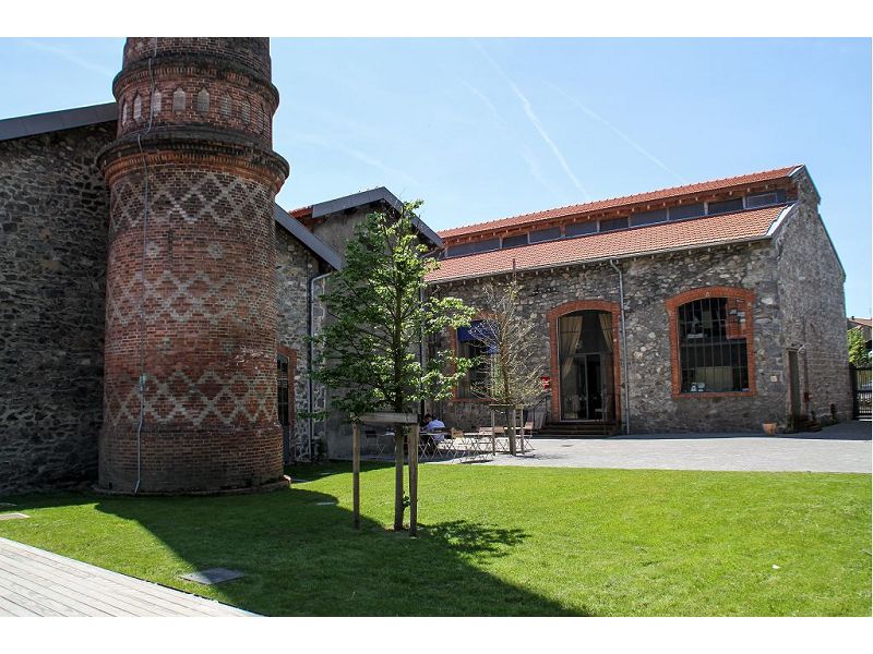 VENTE FOND DE COMMERCE - Local - CHAZELLES SUR LYON (42140) - 97000 €