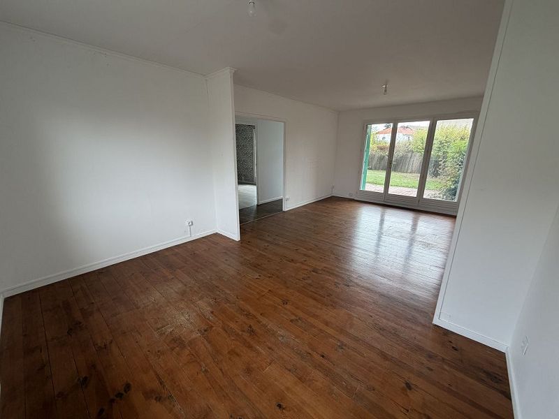 LOCATION - Maison/villa - FEURS (42110) - 750 €