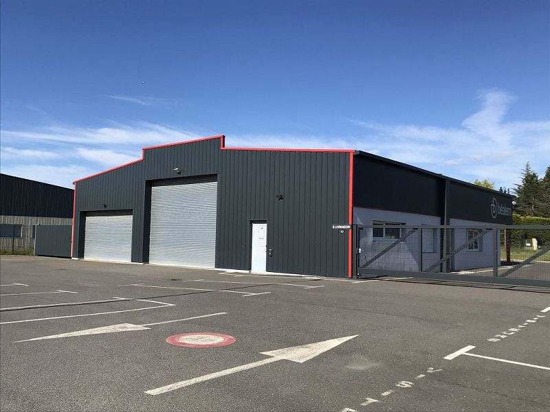 VENTE - Local - MONTROND LES BAINS (42210) - 550000 €