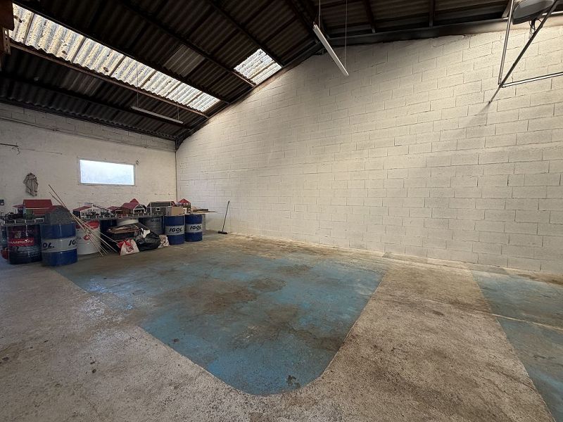 LOCATION - Parking/box - MONTROND LES BAINS (42210) - 790 €