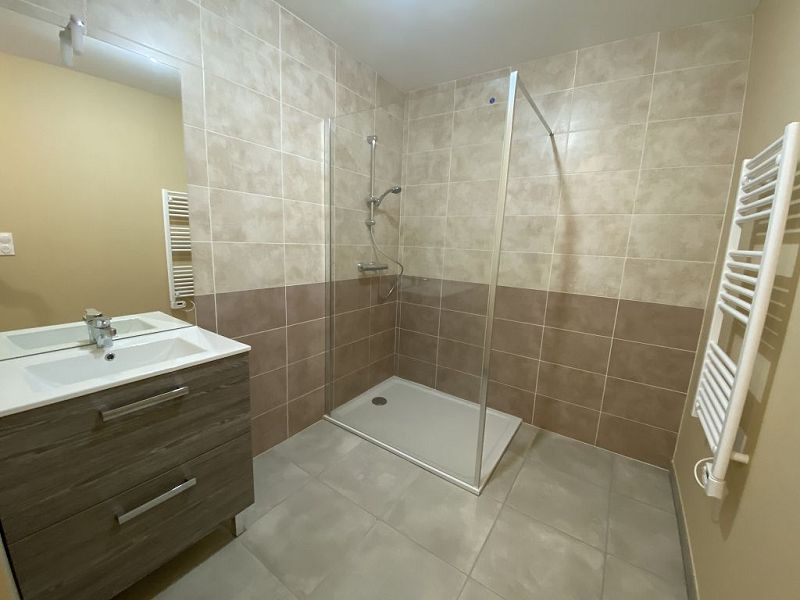 LOCATION - Appartement - MONTROND LES BAINS (42210) - 705 €