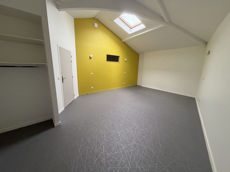 LOCATION - Bureaux - LA FOUILLOUSE (42480) - 540 €