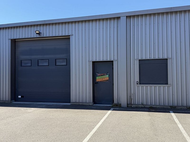 LOCATION - Local - ANDREZIEUX BOUTHEON (42160) - 995 €