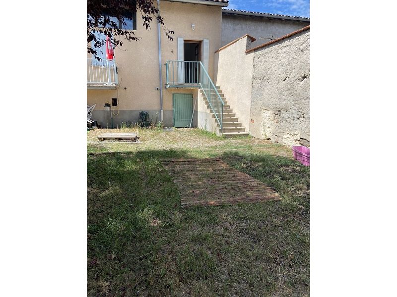 LOCATION - Maison/villa - CHAMBEON (42110) - 645 €