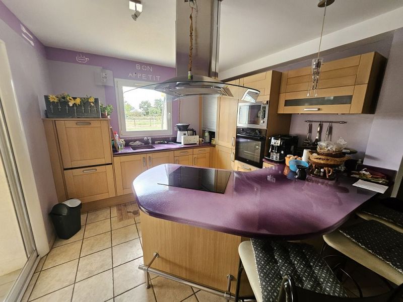 VENTE - Maison/villa - BOISSET LES MONTROND (42210) - 437000 €
