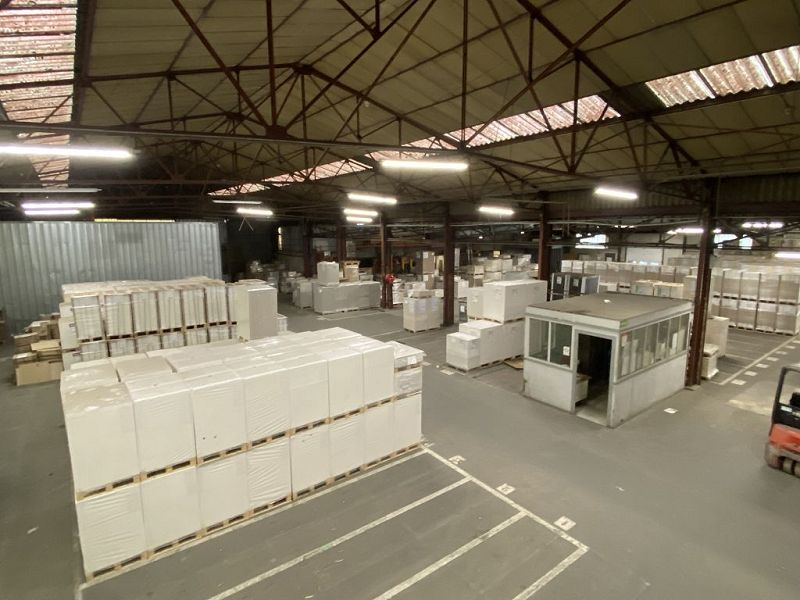 VENTE - Local - MONTBRISON (42600) - 2400000 €