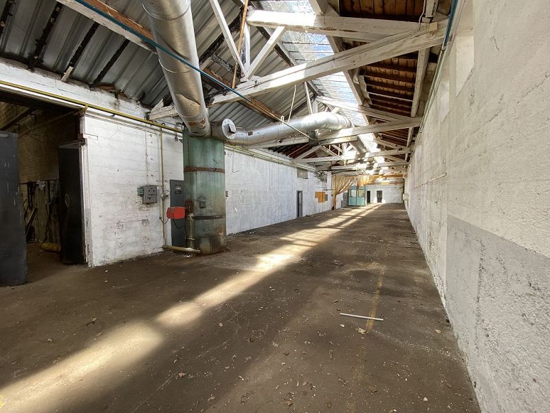 VENTE - Local - LEIGNEUX (42130) - 29000 €