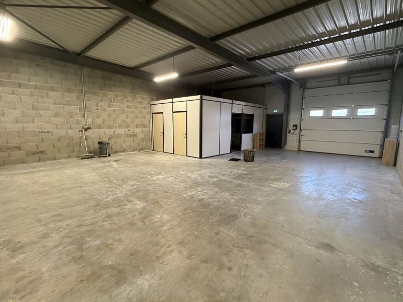 LOCATION - Local - ANDREZIEUX BOUTHEON (42160) - 995 €