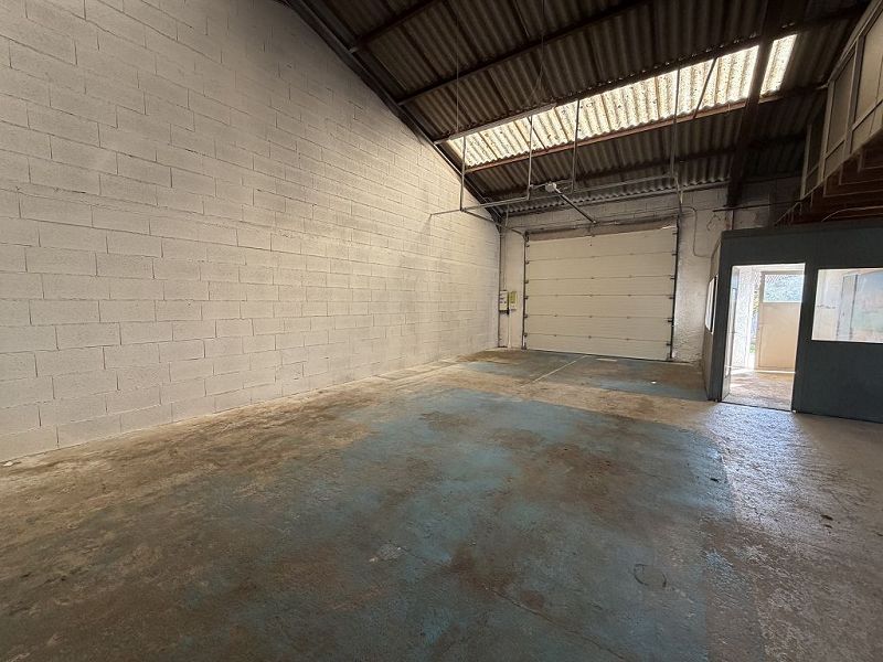LOCATION - Parking/box - MONTROND LES BAINS (42210) - 790 €