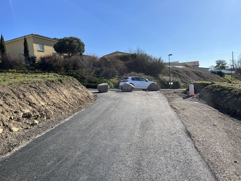 VENTE - Terrain - UNIEUX (42240) - 97000 €