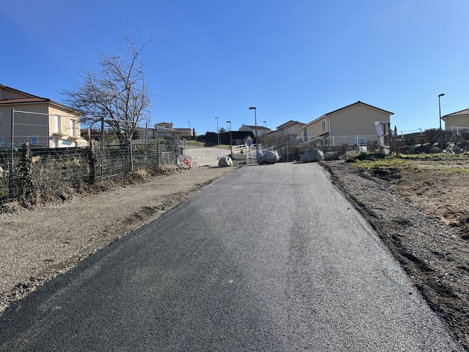 VENTE - Terrain - UNIEUX (42240) - 97000 €