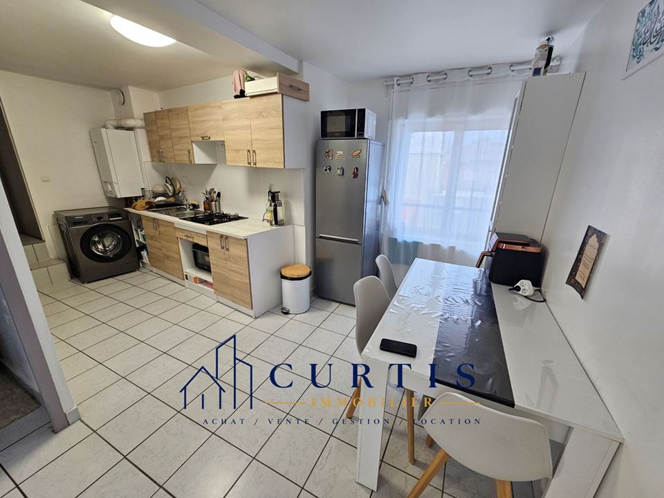 LOCATION - Appartement - LE CHAMBON FEUGEROLLES (42500) - 410 €