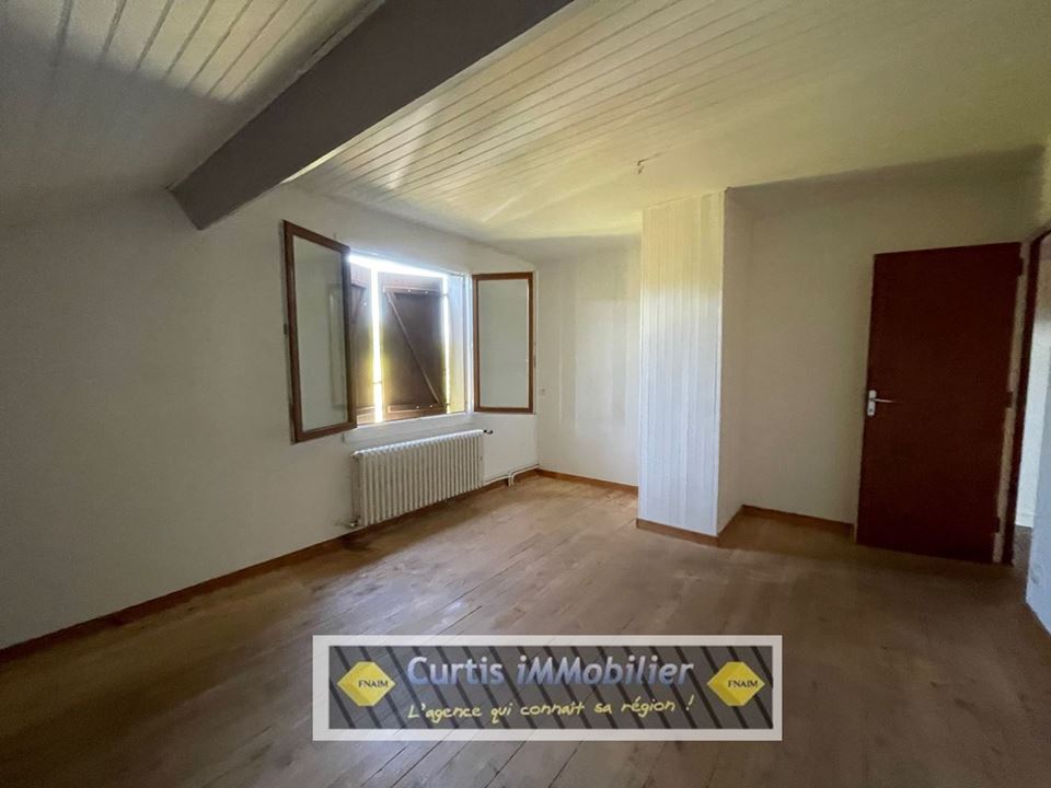 LOCATION - Maison/villa - ST VICTOR MALESCOURS (43140) - 930 €