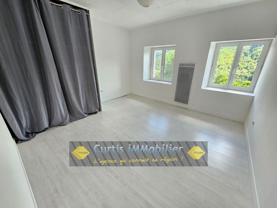 LOCATION - Maison/villa - SAINT JUST MALMONT (43240) - 830 €
