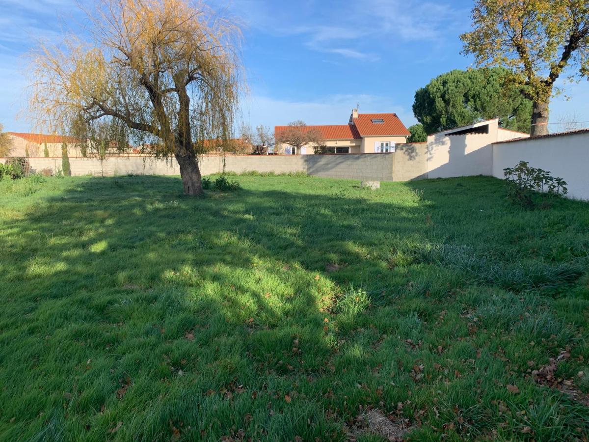 VENTE - Terrain - SAINT ROMAIN LE PUY (42610) - 79900 €
