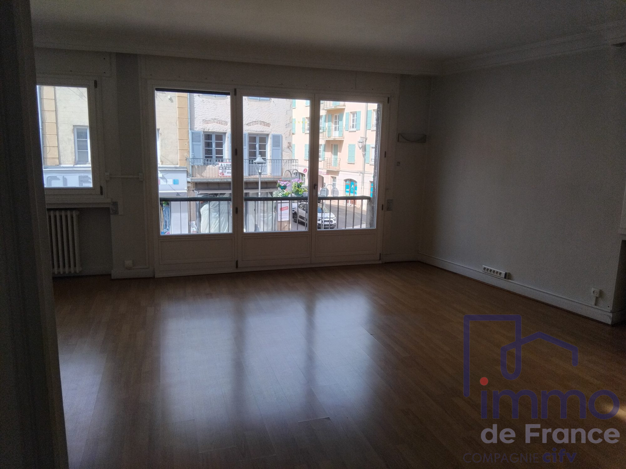 VENTE - Immeuble - Montbrison (42600) - 490000.00 €