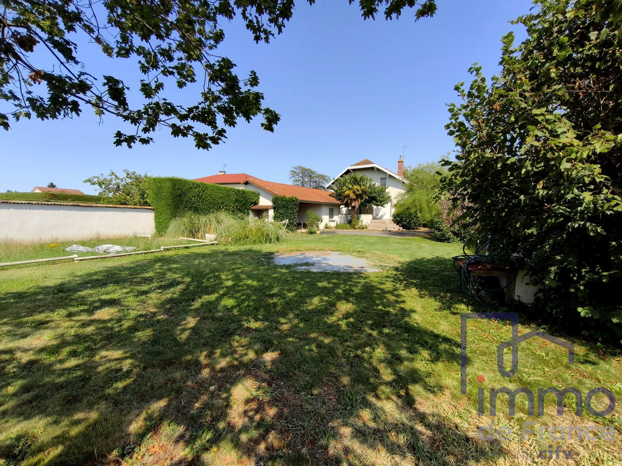 VENTE - Maison - Saint-Cyprien (42160) - 415000.00 €