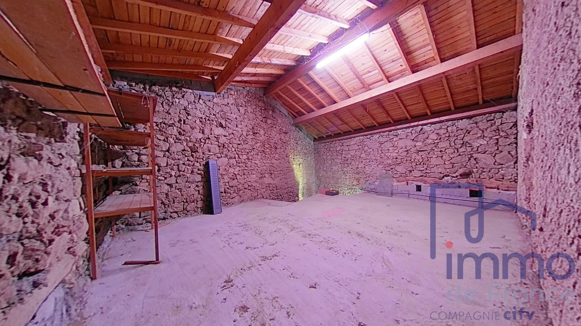 VENTE - Maison - Aboën (42380) - 135000.00 €
