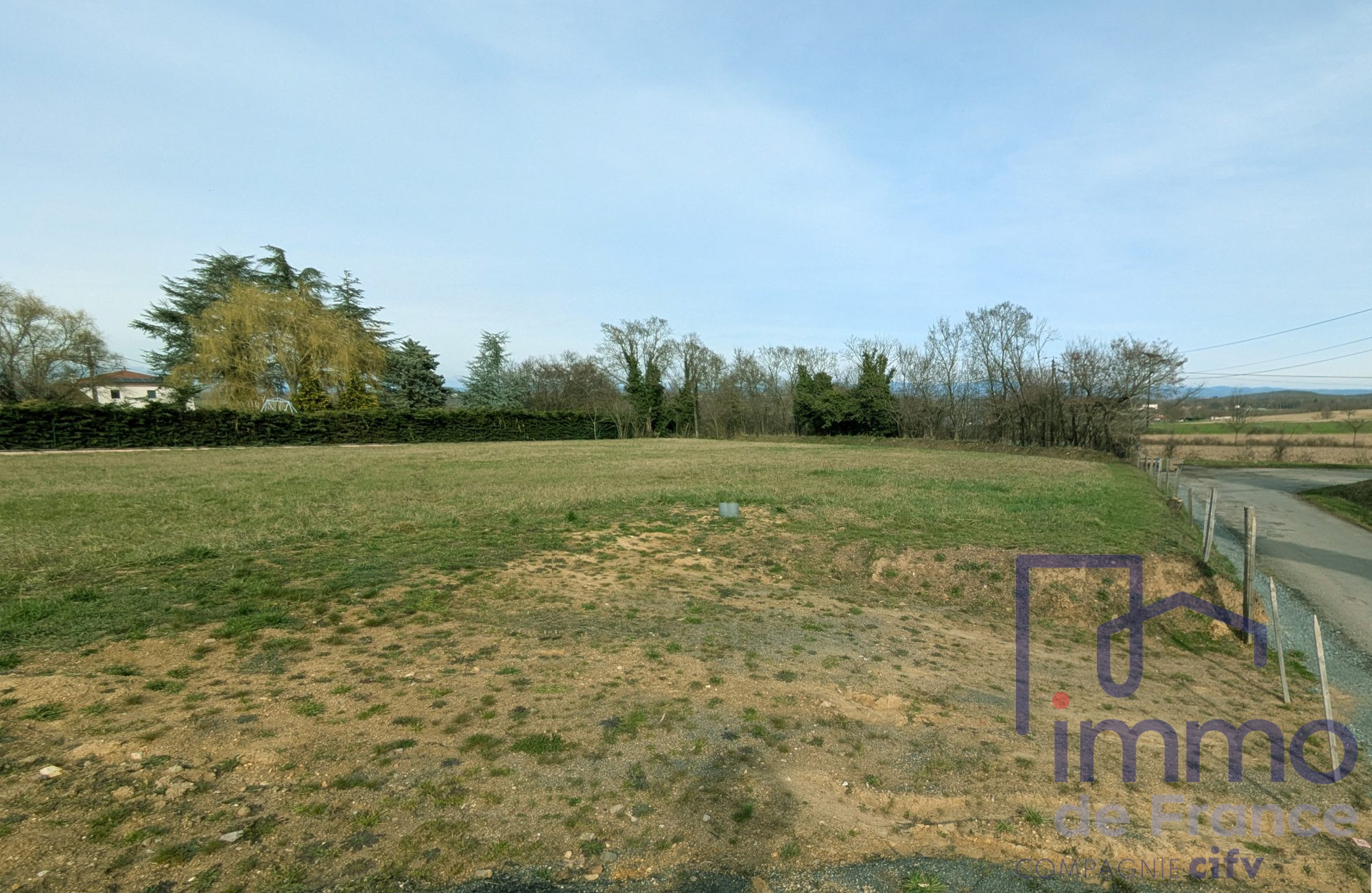 VENTE - Terrain - Montbrison (42600) - 79000.00 €