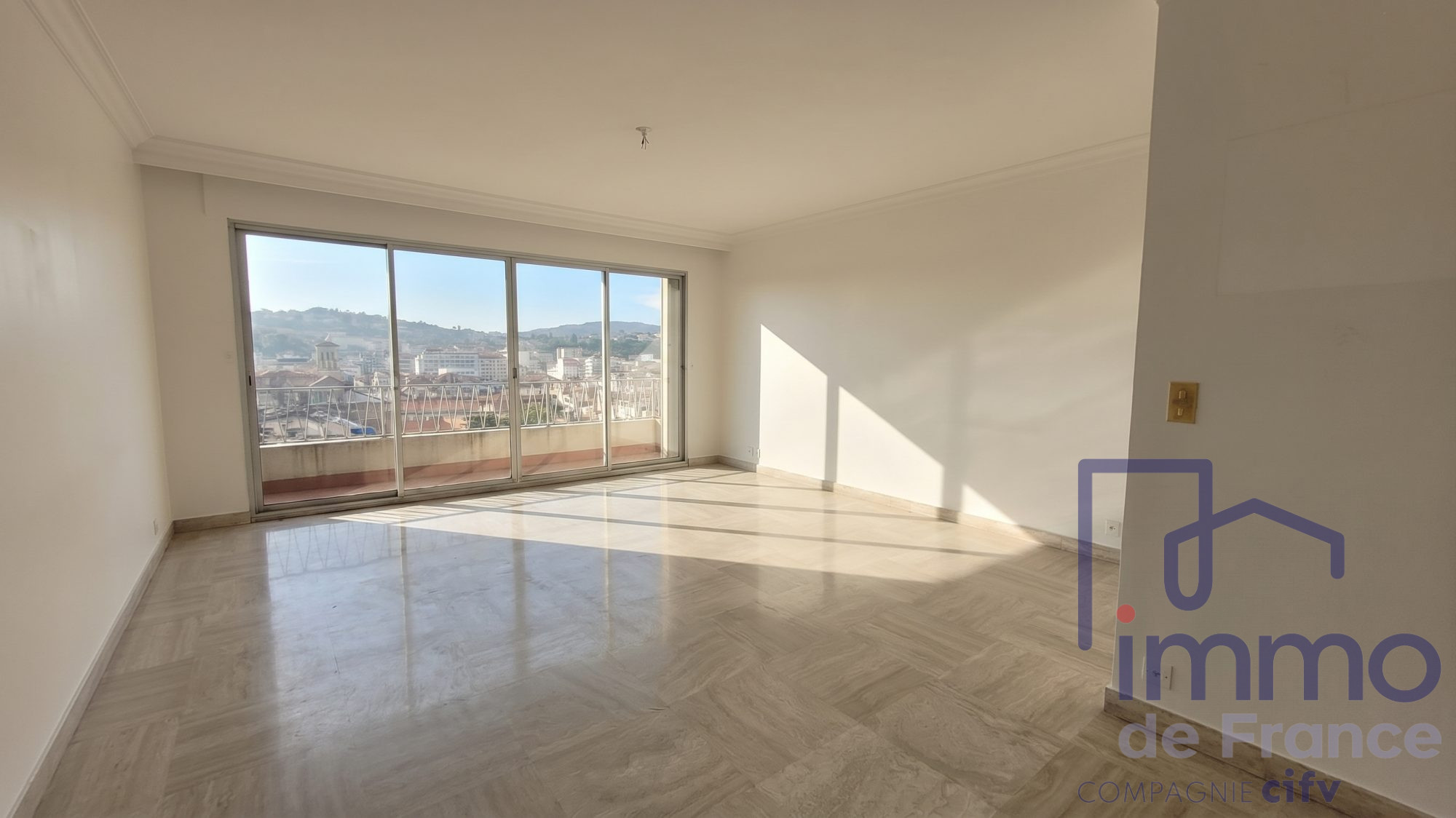 VENTE DE PRESTIGE - Appartement - Saint-Étienne (42100) - 139000.00 €