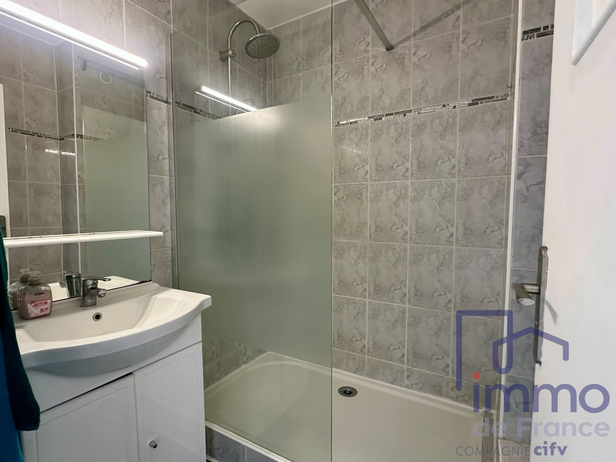 VENTE - Appartement - Le Chambon-Feugerolles (42500) - 45000.00 €