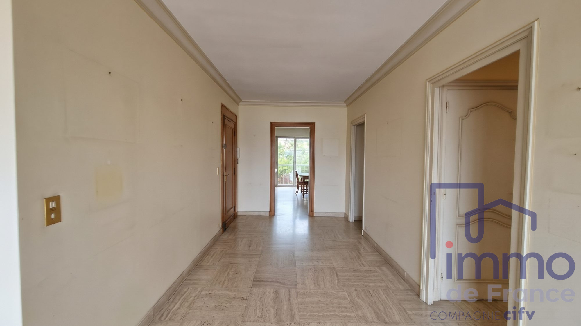 VENTE DE PRESTIGE - Appartement - Saint-Étienne (42100) - 139000.00 €
