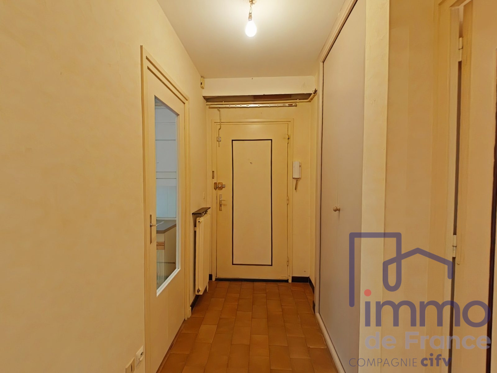 VENTE - Local - Le Puy-en-Velay (43000) - 66000.00 €