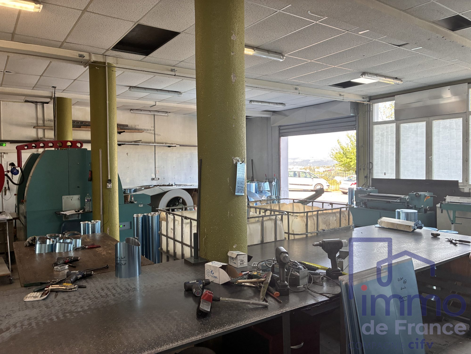 VENTE - Local - Saint-Étienne (42000) - 249000.00 €