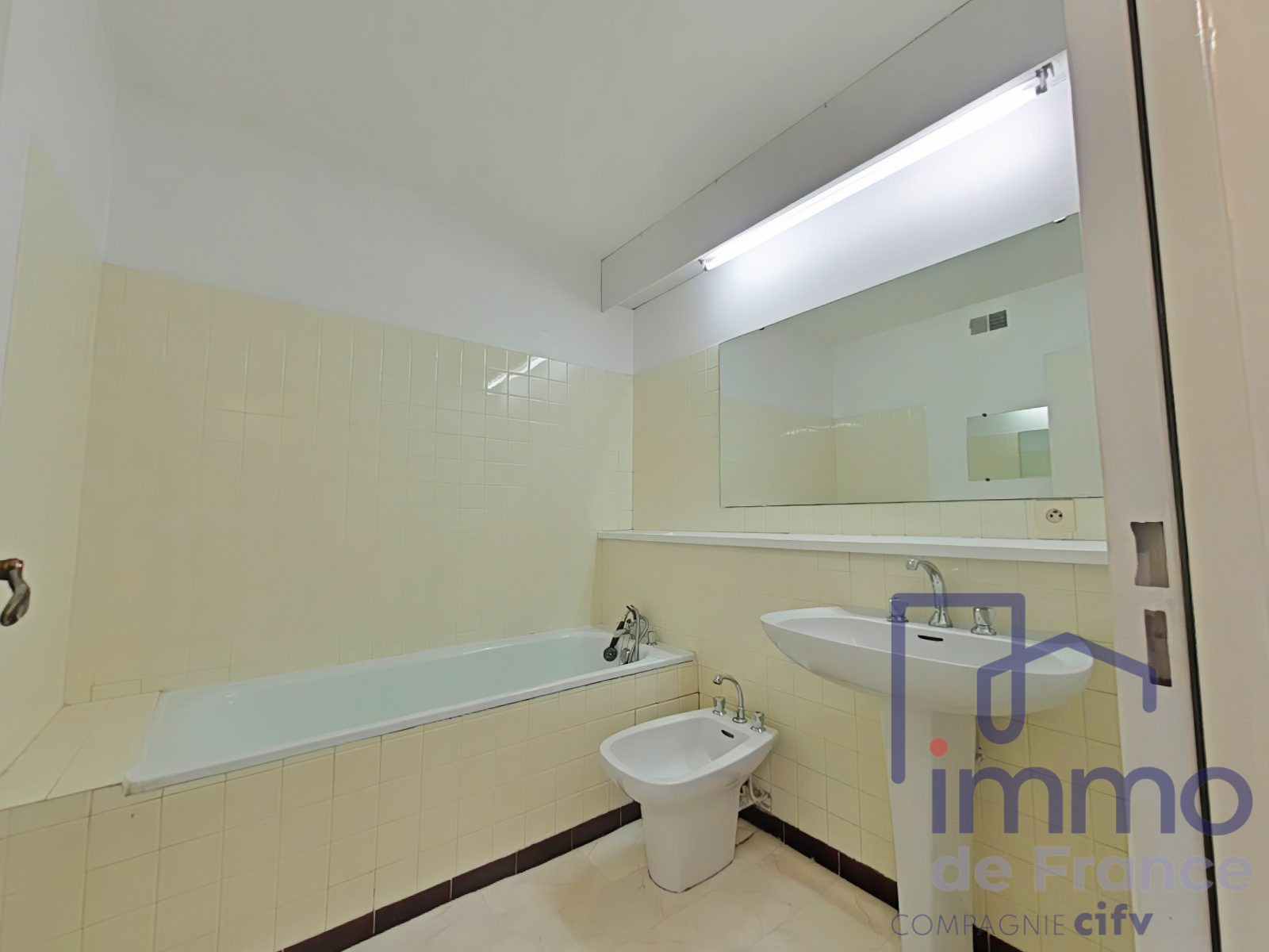 VENTE - Appartement - Saint-Étienne (42000) - 77000.00 €