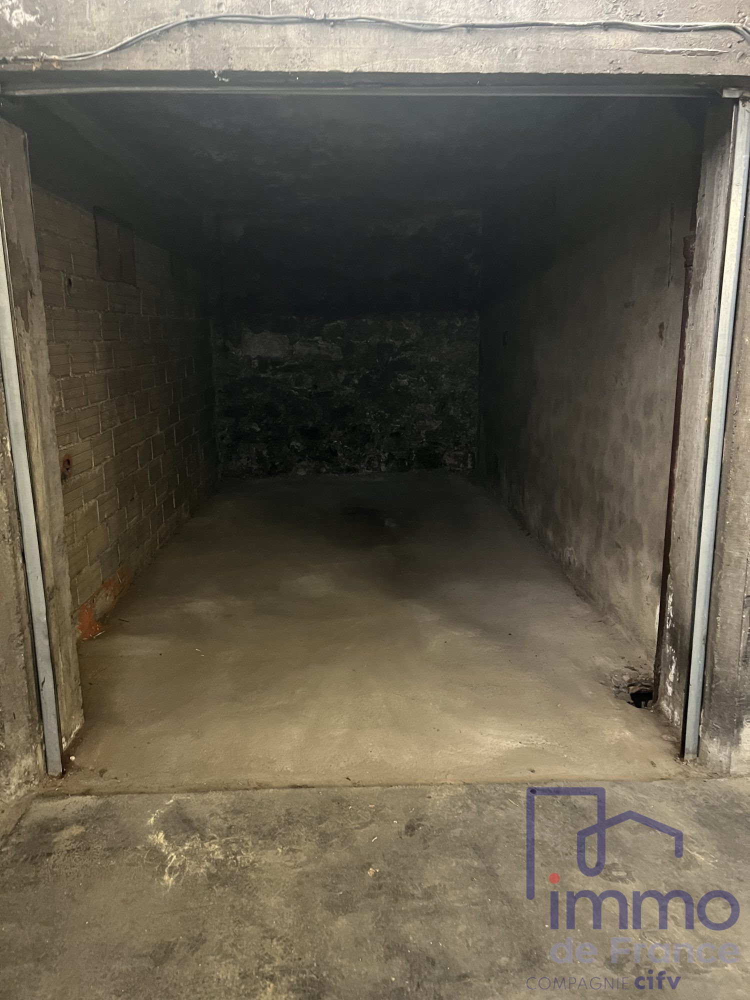 VENTE - Parking/box - Saint-Étienne (42100) - 4900.00 €