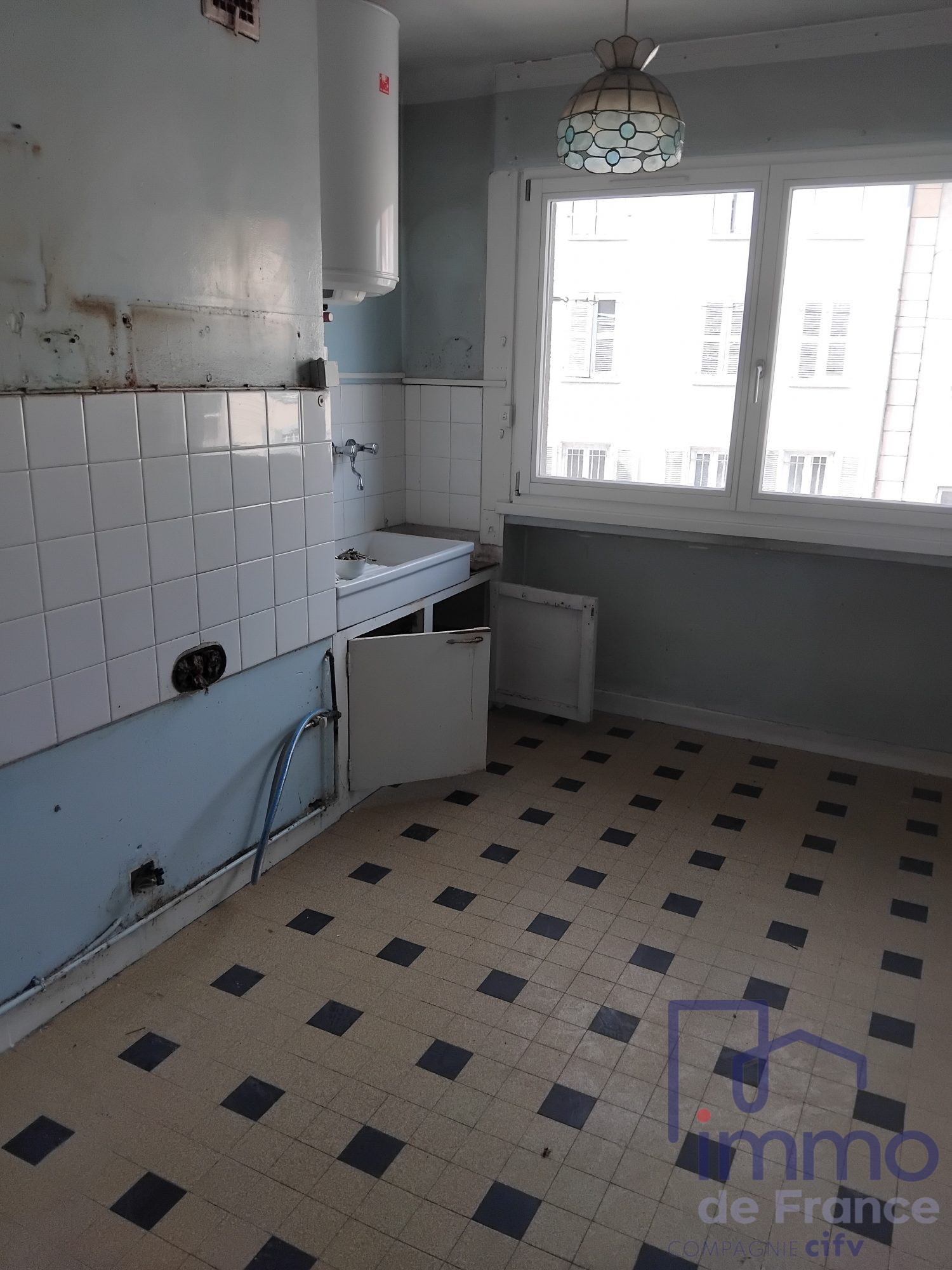 VENTE - Immeuble - Montbrison (42600) - 490000.00 €
