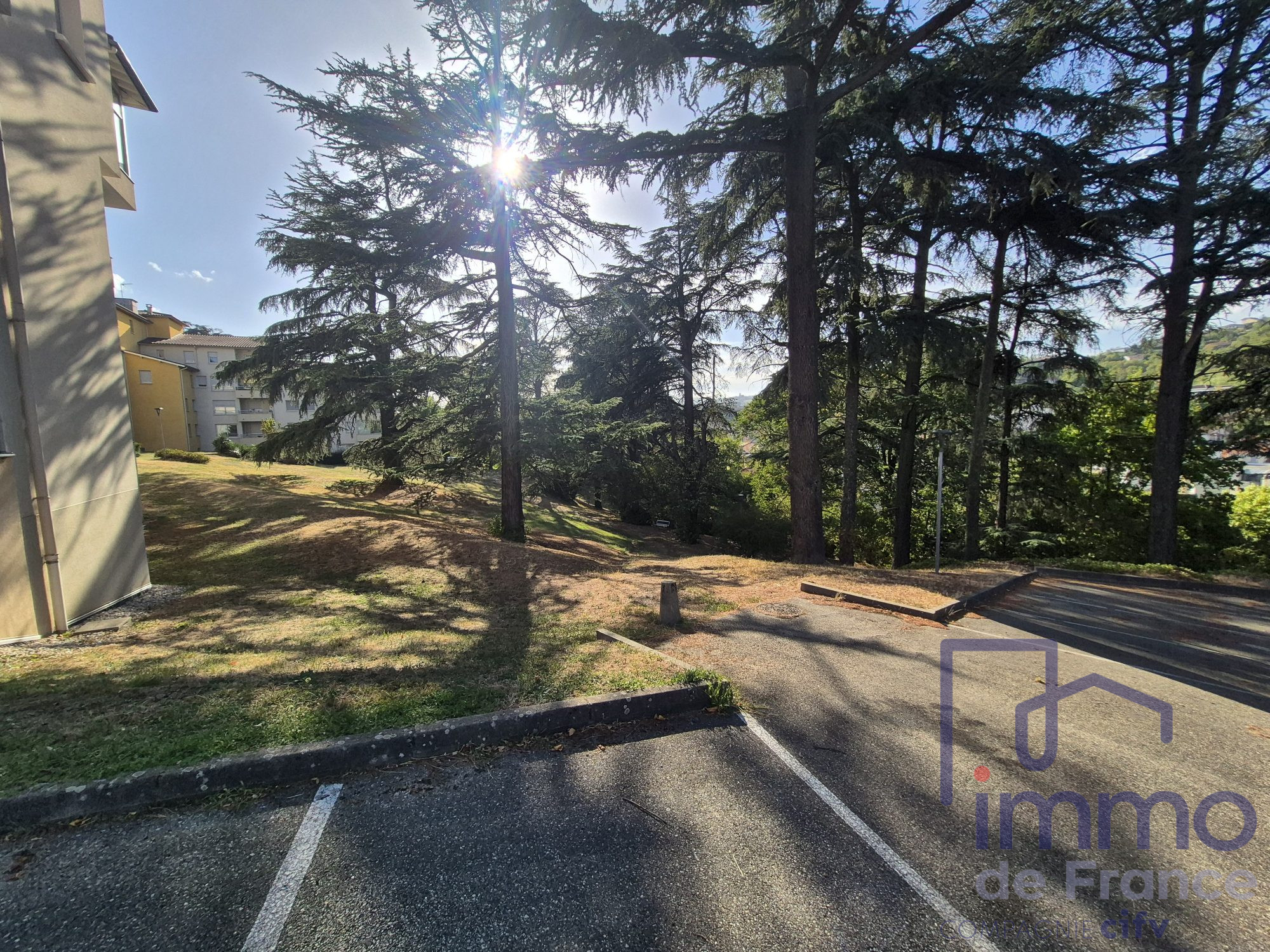 VENTE - Appartement - Rive-de-Gier (42800) - 175000.00 €