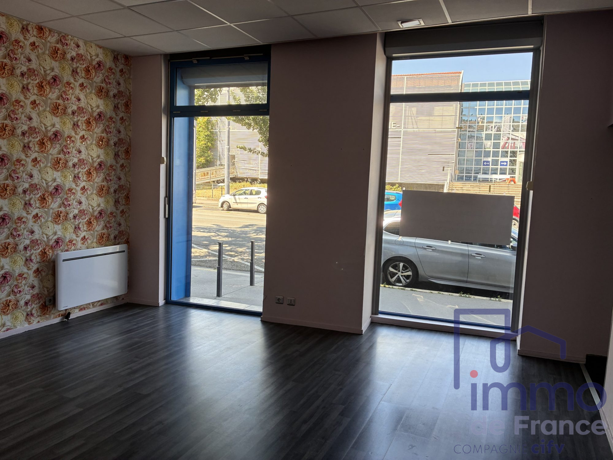 LOCATION - Local - Saint-Étienne (42000) - 1000.00 €