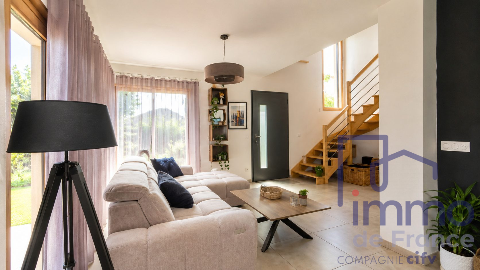 VENTE DE PRESTIGE - Maison - Saint-Bonnet-les-Oules (42330) - 360000.00 €