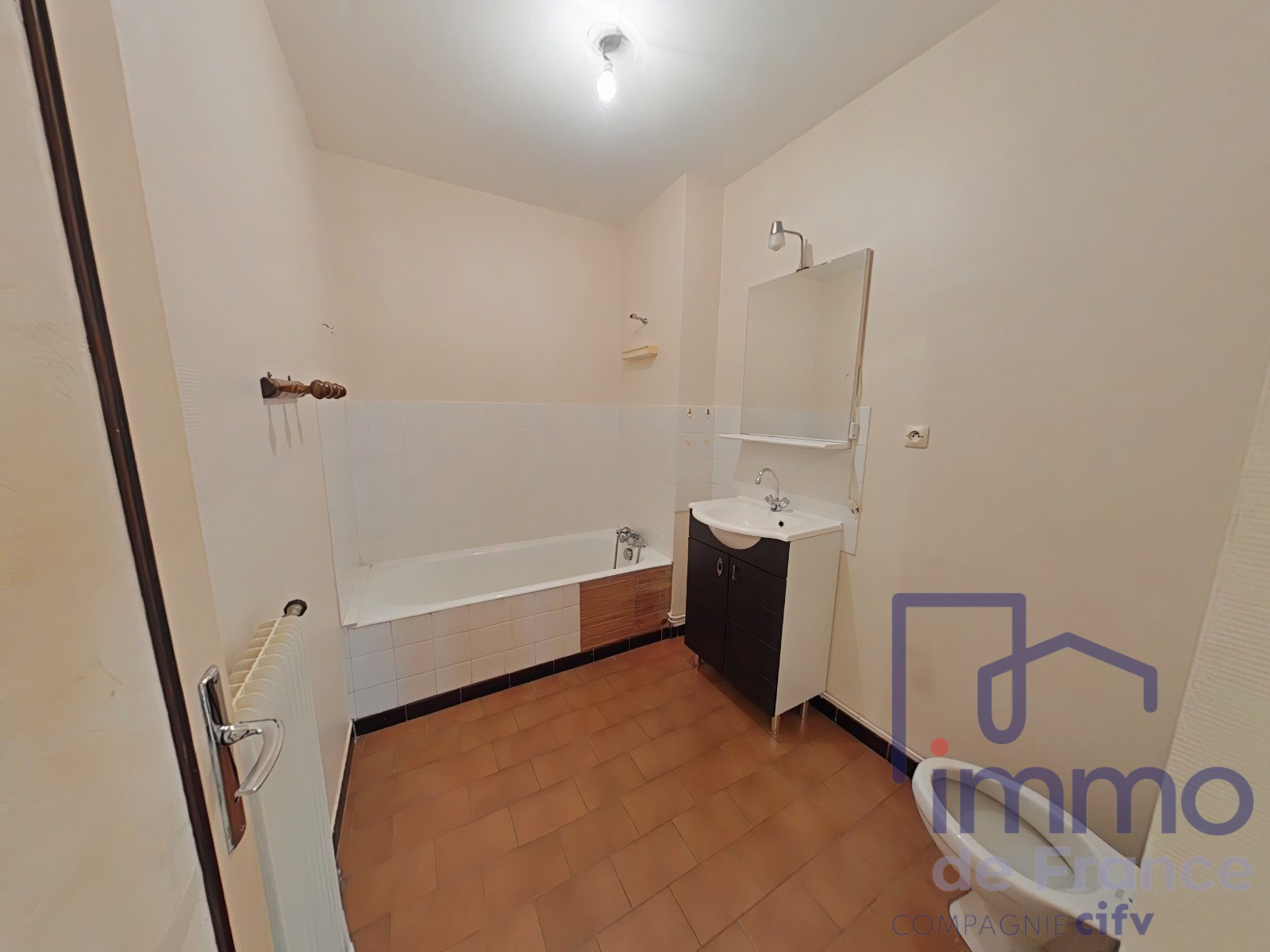 VENTE - Local - Le Puy-en-Velay (43000) - 66000.00 €