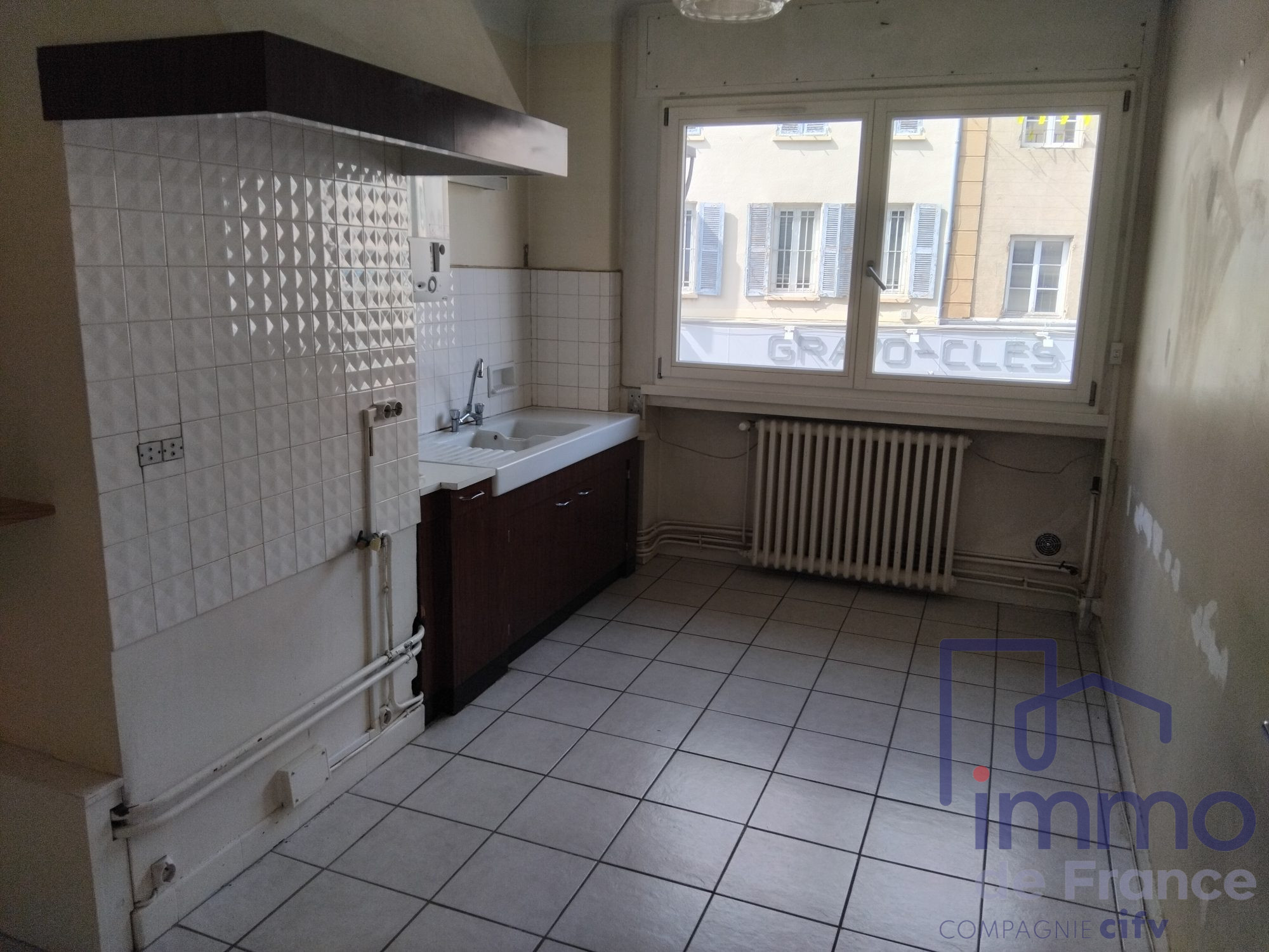 VENTE - Immeuble - Montbrison (42600) - 490000.00 €