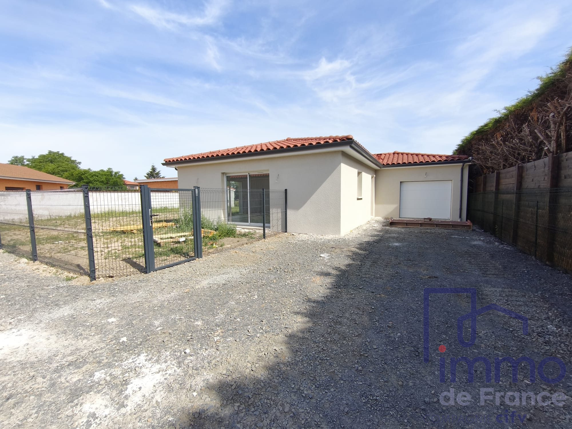 VENTE - Maison - Saint-Cyprien (42160) - 325000.00 €