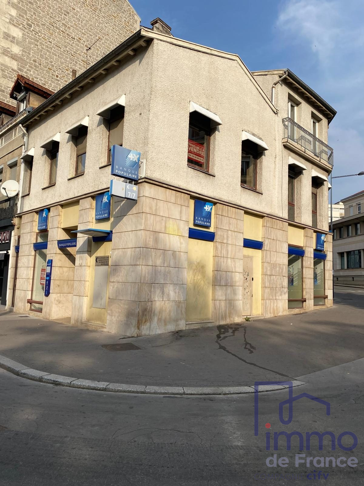 VENTE - Immeuble - St Etienne (42000) - 300000.00 €