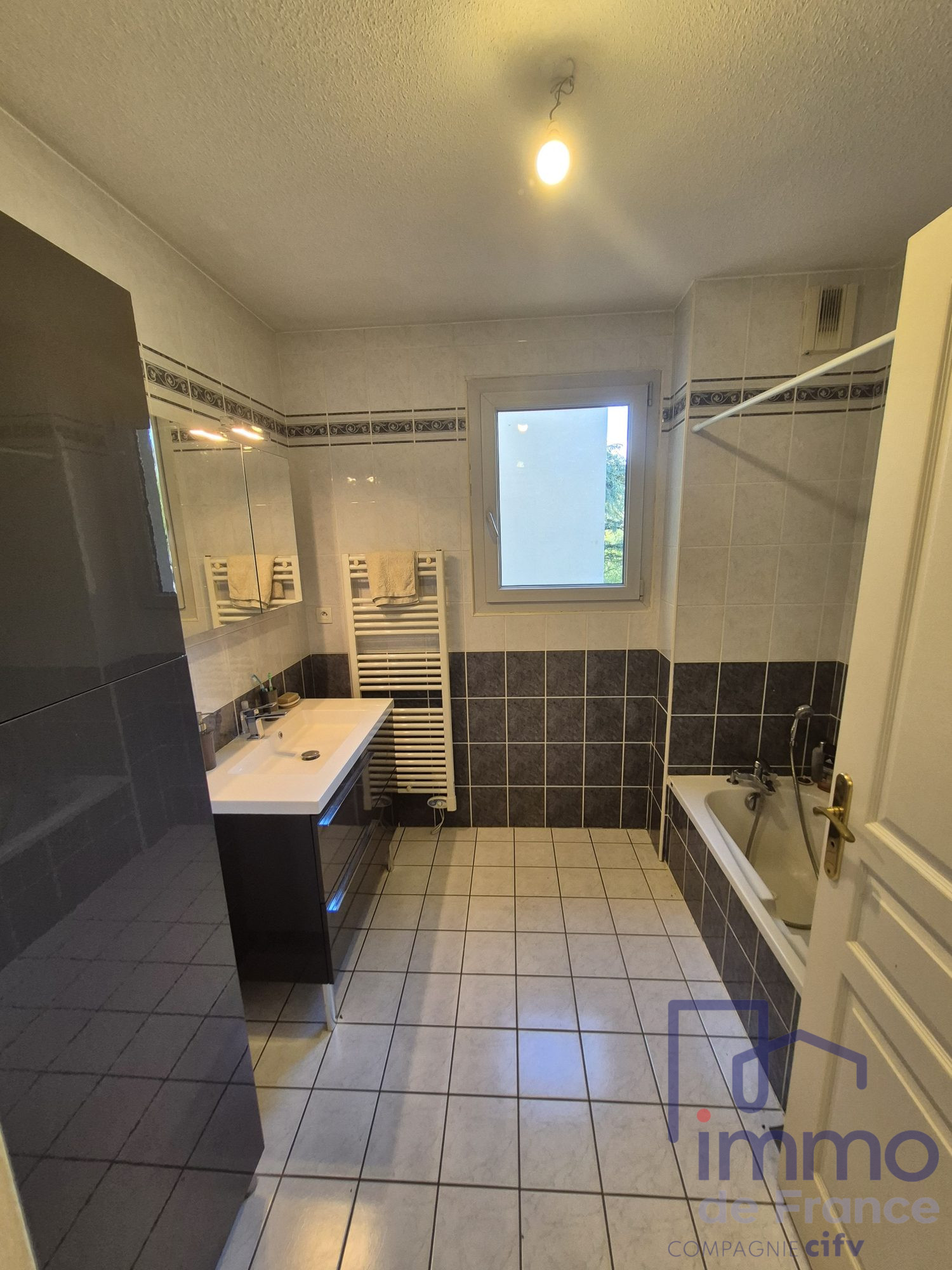 VENTE - Appartement - Rive-de-Gier (42800) - 175000.00 €